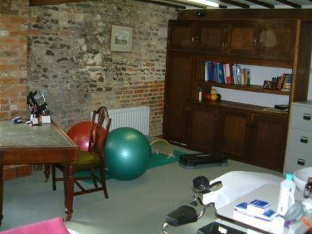 Farnham Physiotherapy treatment room