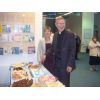 Philip and Suzanne cut the cake