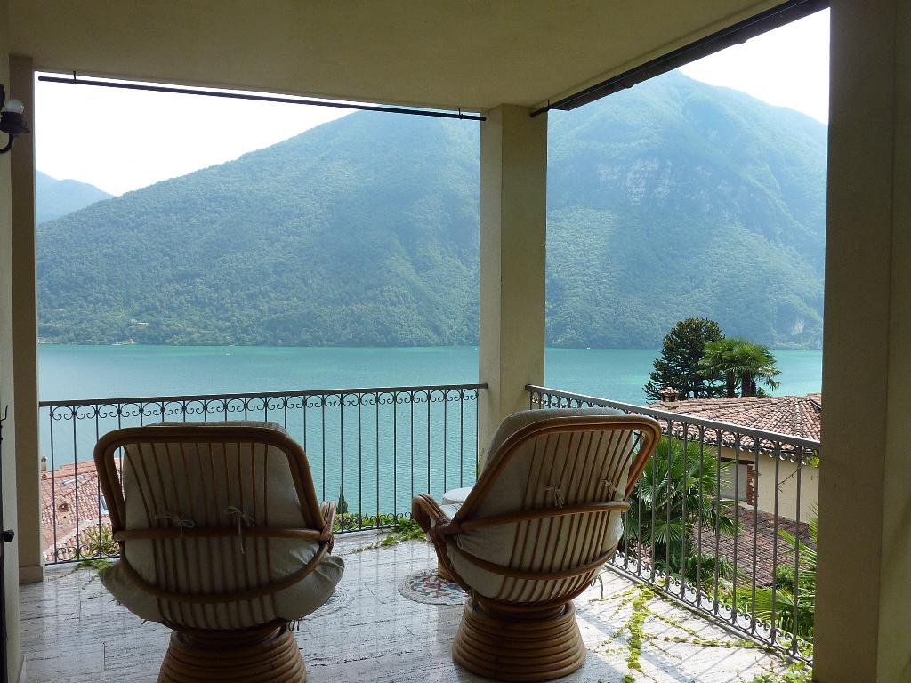 Villa Second View