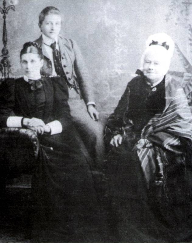  Amy, Amelia and Dora McClintock.