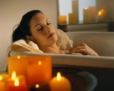 hot_water_bath_lady_400-1.jpg