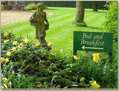 Turn into the carparking as you arrive at our 4 star B&B