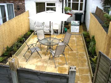  Raised planters, bamboo screen www.heysgroundcare.co.uk