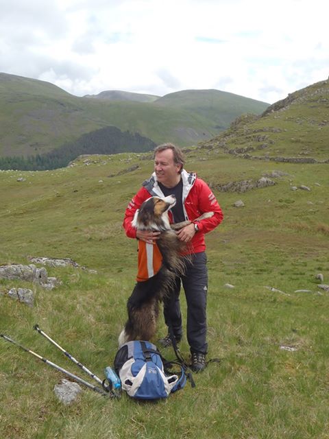 Searcdog Ted and Roger Pickup (Langdale Ambleside MRT) Searcdog Ted and Roger Pickup (Langdale Ambleside MRT)