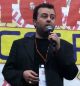Jason Arnopp, babbling away at London's MCM Expo