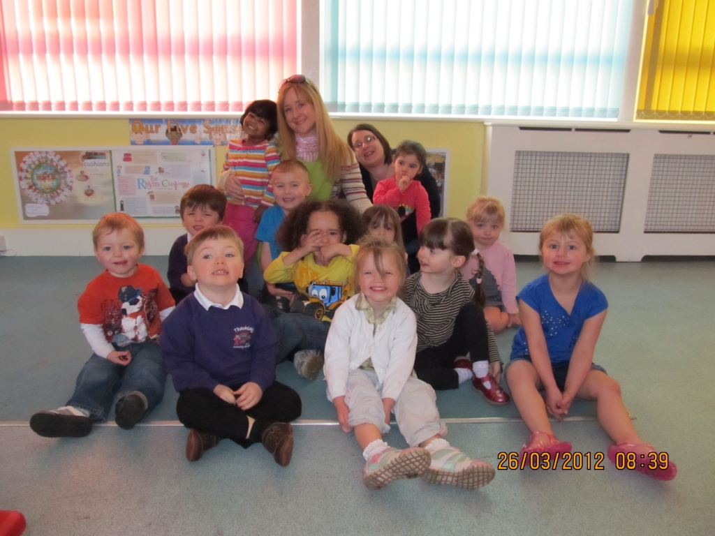 Staff and Children at Thackley Bambinis
