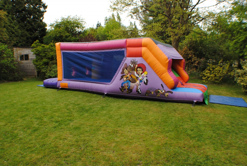 10 ft x 26 ft Toy Story assault ouse &pound;1500.00