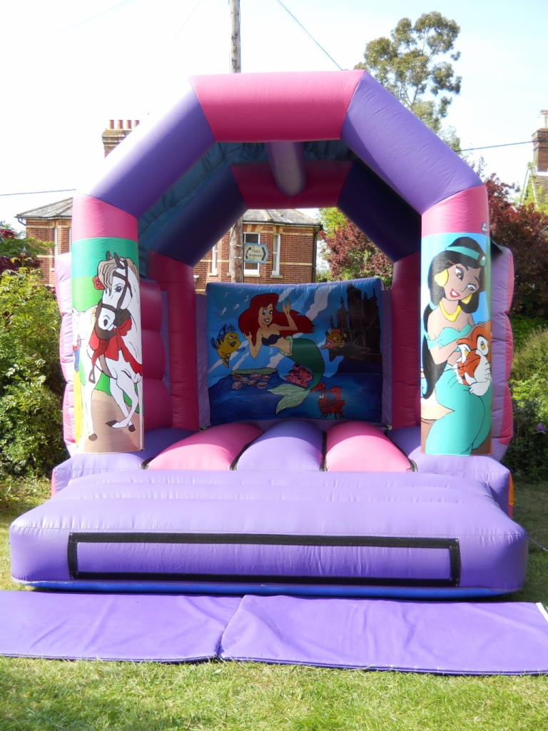 11 ft x 15 ft chidrens bouncy castle