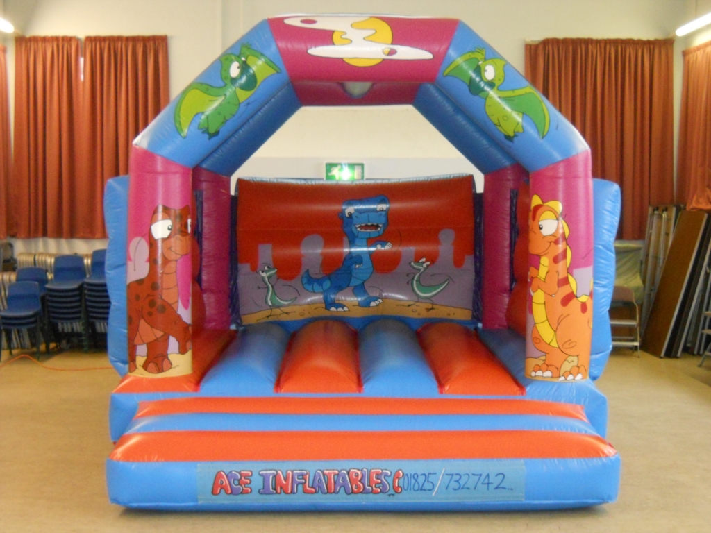 13 ft x 15 ft childrens bouncy castle