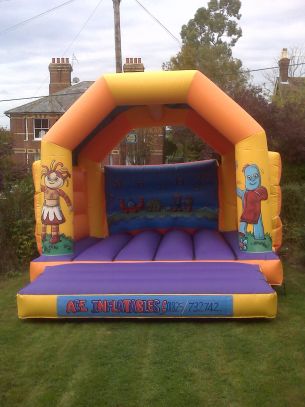 13 ft x 15 ft in the night garden