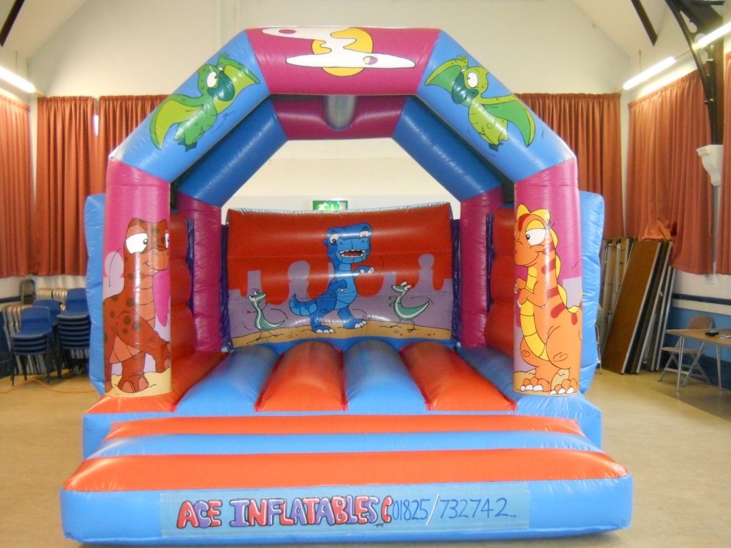 13 ft x 15 ft childrens bouncy castle