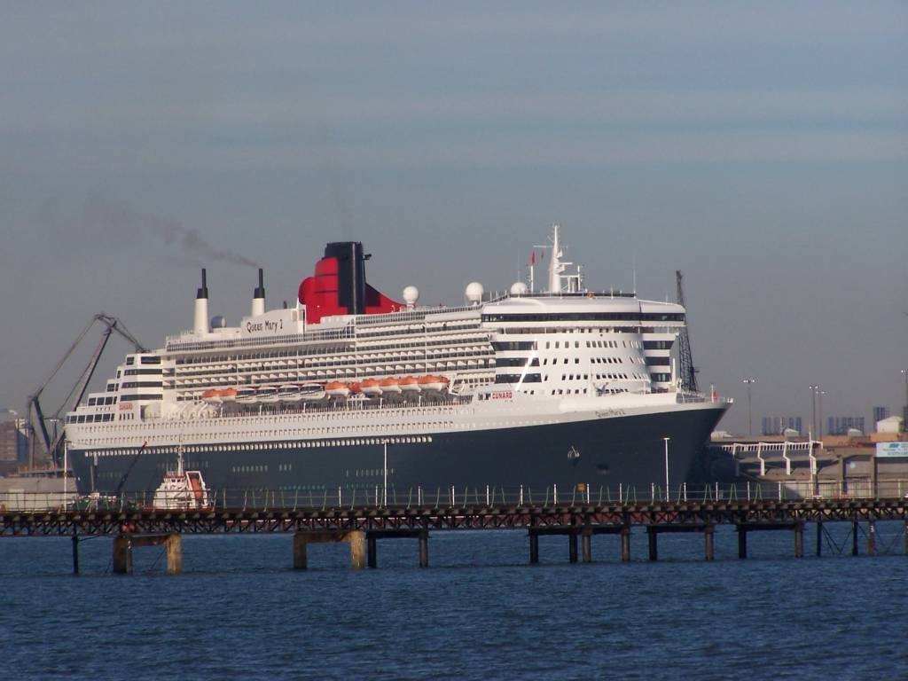  QM2 Hythe Pier