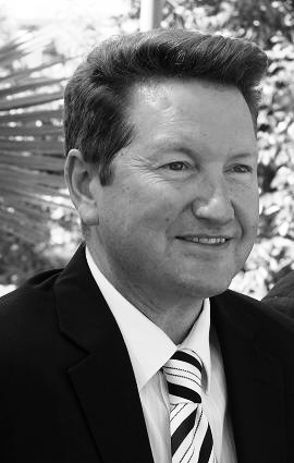  Tom Lowe